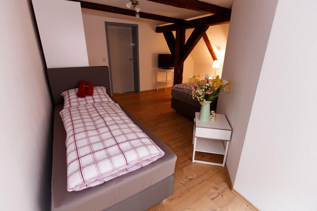 Pension Altes Burghotel Neustadt-Glewe Rum bild